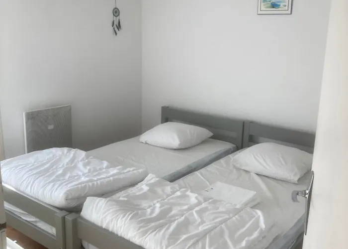 Petite Maison A Proximite Commerces Et Plage